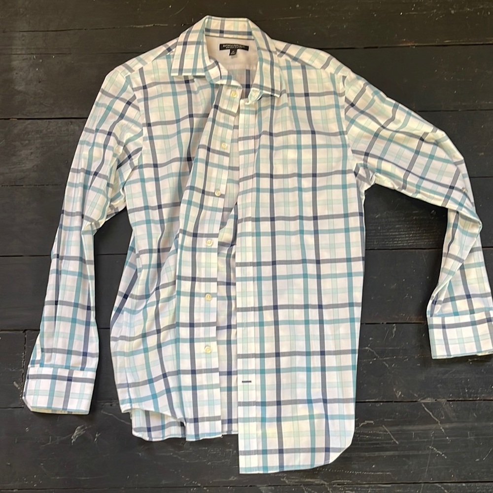 Banana republic men’s dress shirt - size Medium, slim fit